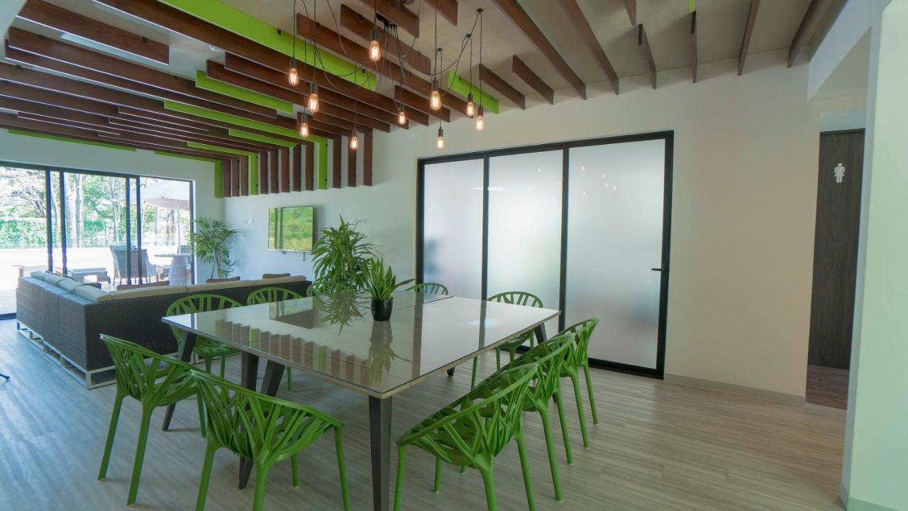 Bee Suites Santa Ana Экстерьер фото