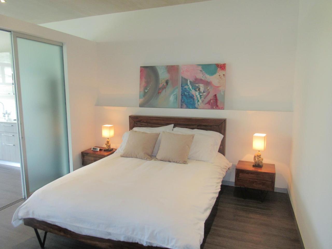 Bee Suites Santa Ana Экстерьер фото